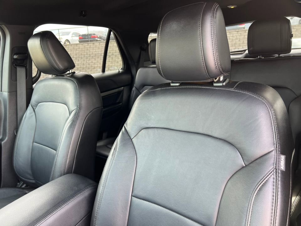 Certified 2018 Ford Explorer XLT w/ Equipment Group 202A AWD/4WD image 11