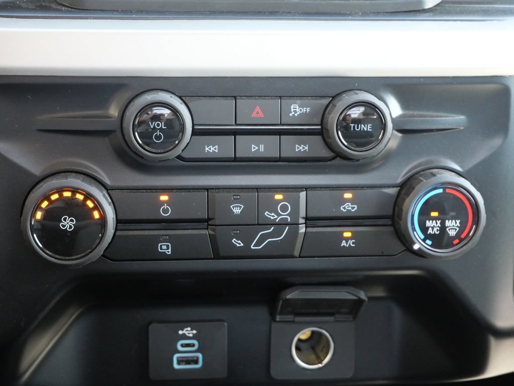 Certified 2026 Ford F550 4x4 Regular Cab Super Duty image 27