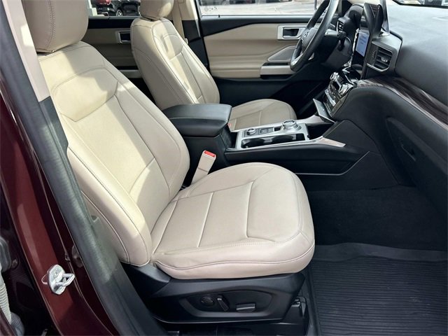 Certified 2022 Ford Explorer Limited w/ Limited Technology Package image 30