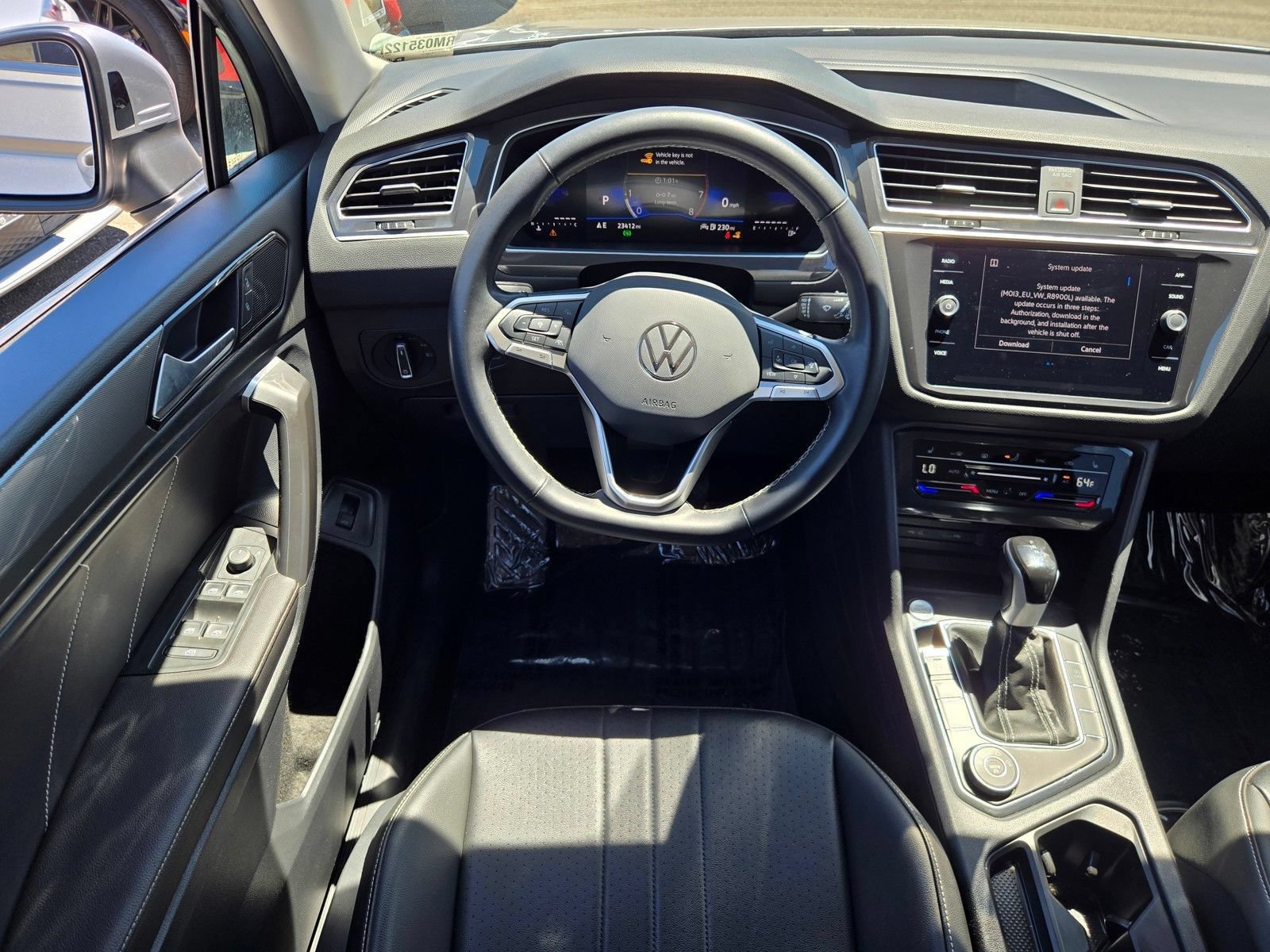 Used 2024 Volkswagen Tiguan SE AWD/4WD image 12
