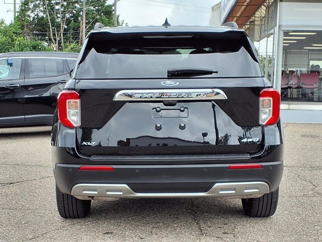 Certified 2024 Ford Explorer XLT w/ Equipment Group 202A AWD/4WD image 23