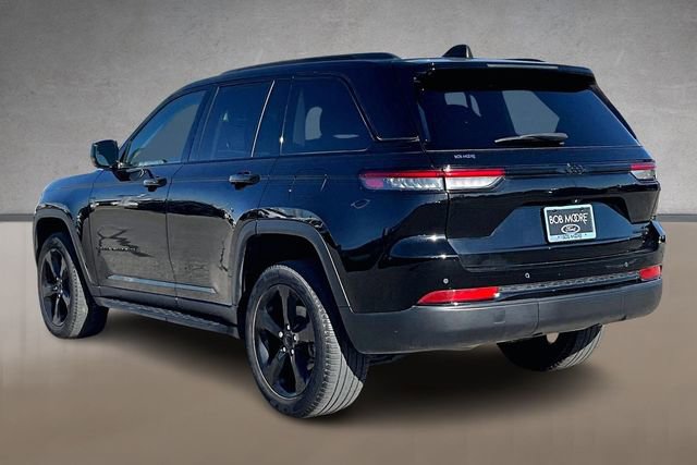 Used 2023 Jeep Grand Cherokee Limited w/ Black Appearance Package image 11