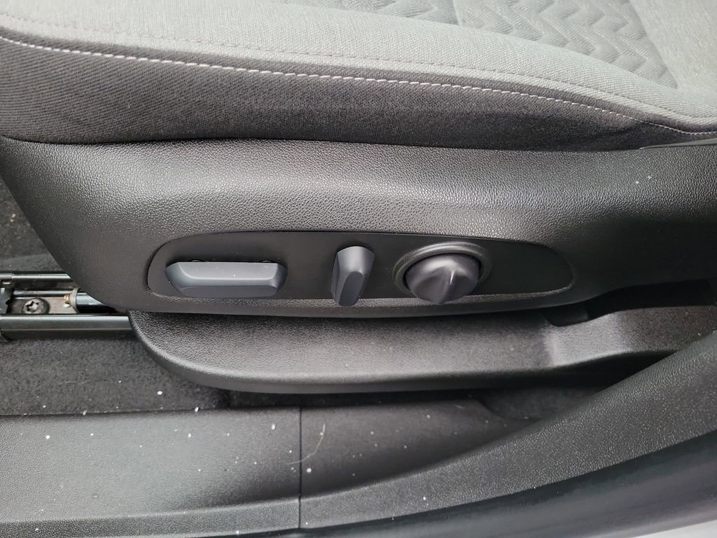 Used 2022 Chevrolet Equinox LT FWD image 18
