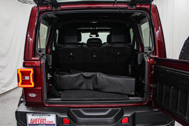 Used 2021 Jeep Wrangler Unlimited Sahara AWD/4WD image 9
