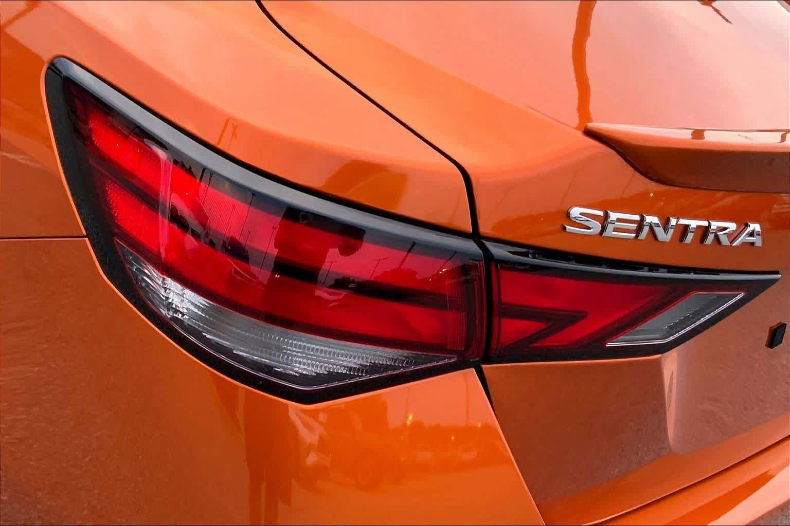 Used 2025 Nissan Sentra SR FWD image 27