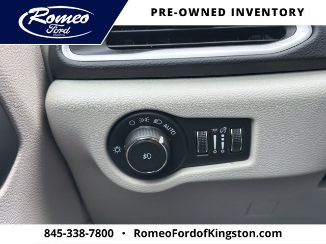 Used 2024 Chrysler Pacifica Touring-L FWD image 21