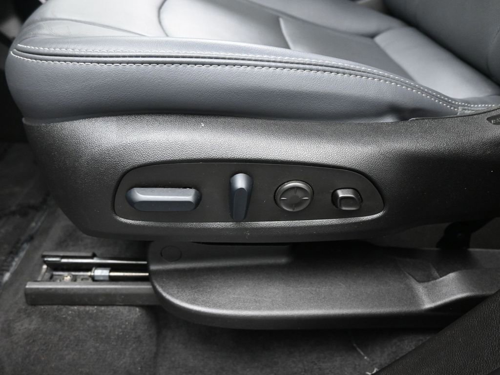 Used 2024 Buick Enclave Premium image 36