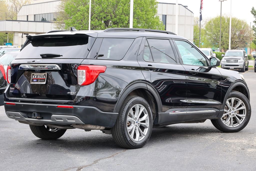 Certified 2023 Ford Explorer XLT w/ Equipment Group 202A AWD/4WD image 9