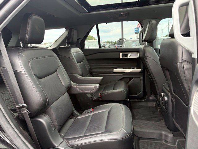 Certified 2023 Ford Explorer Limited AWD/4WD image 6