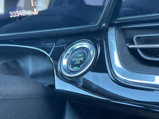 Used 2024 Chevrolet Trax RS w/ Sunroof Package FWD image 21