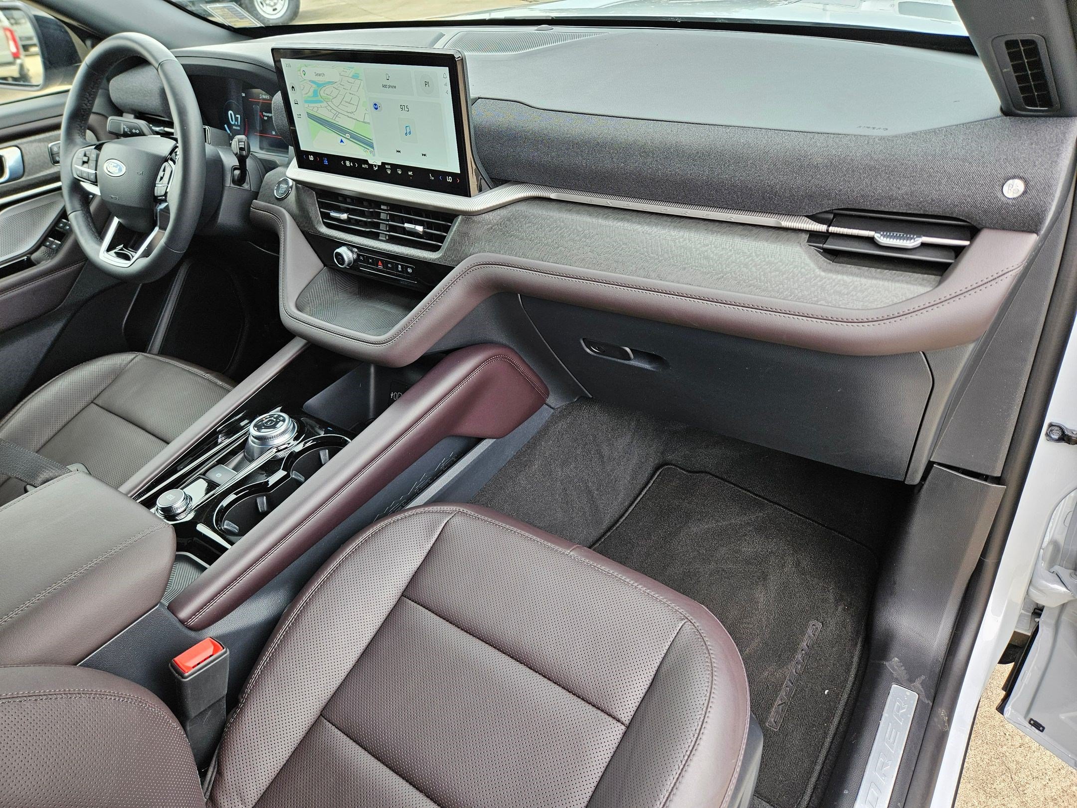 Certified 2026 Ford Explorer Platinum w/ LUX Leather Package AWD/4WD image 34