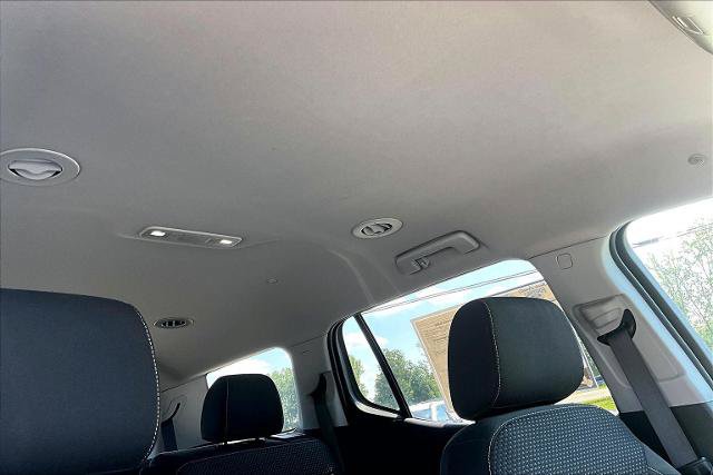 Used 2023 GMC Acadia SLE w/ LPO, Floor Liner Package FWD image 21