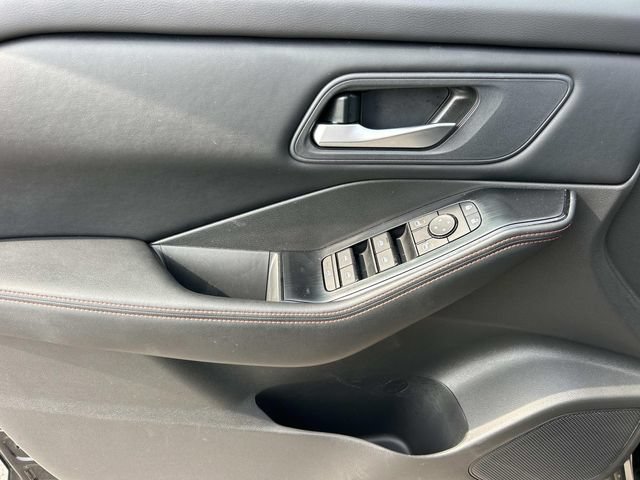 Used 2025 Nissan Rogue SV AWD/4WD image 30