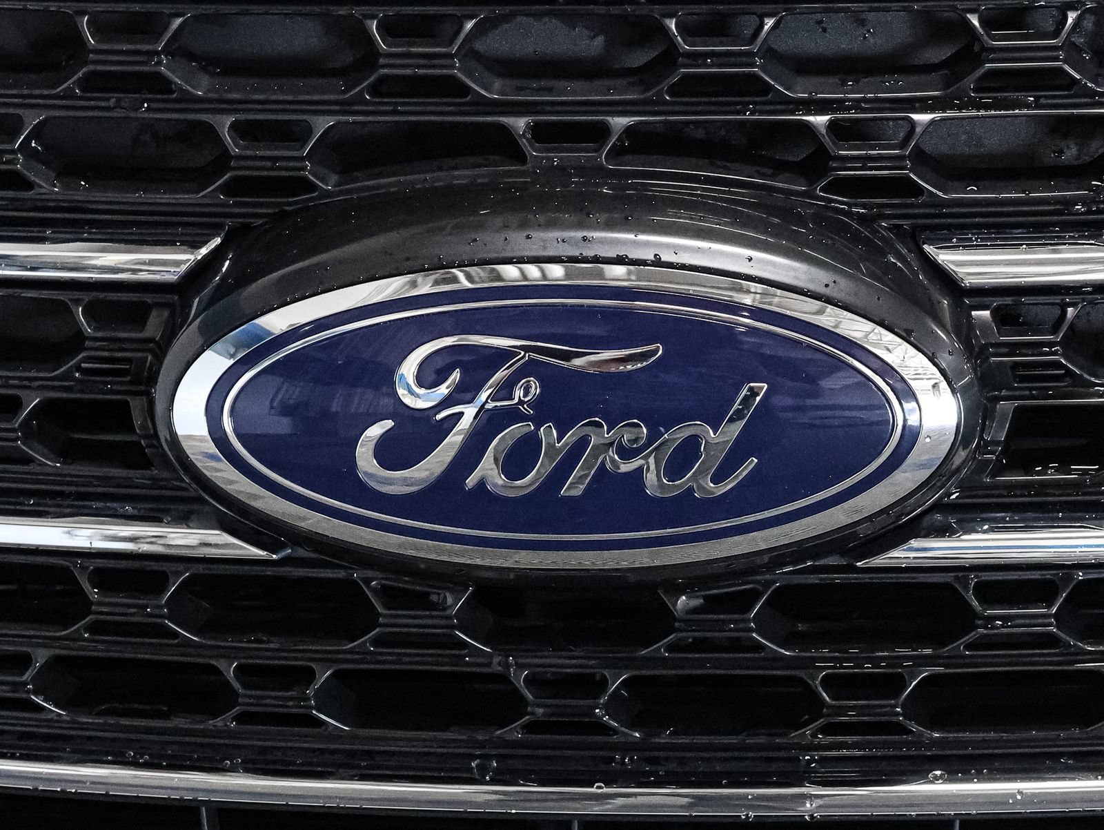 Certified 2023 Ford Explorer XLT w/ Equipment Group 202A AWD/4WD image 13