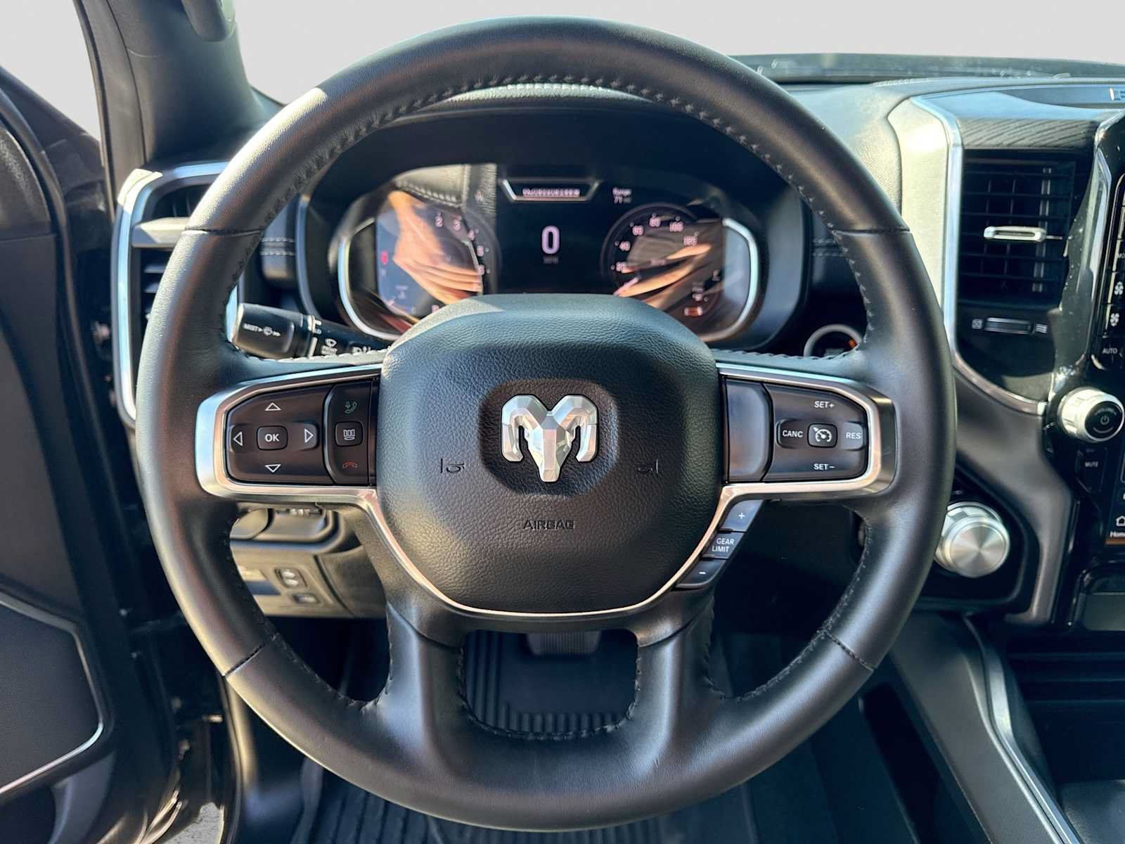 Used 2024 RAM 1500 Laramie AWD/4WD image 21