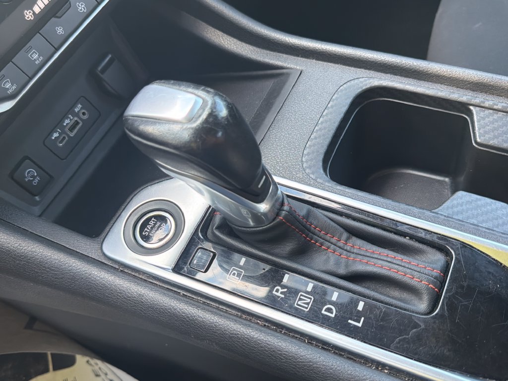 Used 2025 Nissan Sentra SR FWD image 26