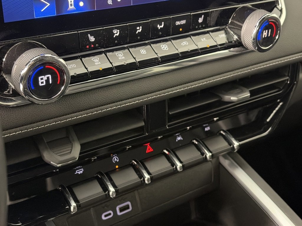 Used 2023 Chevrolet Colorado LT w/ LT Convenience Package III image 21