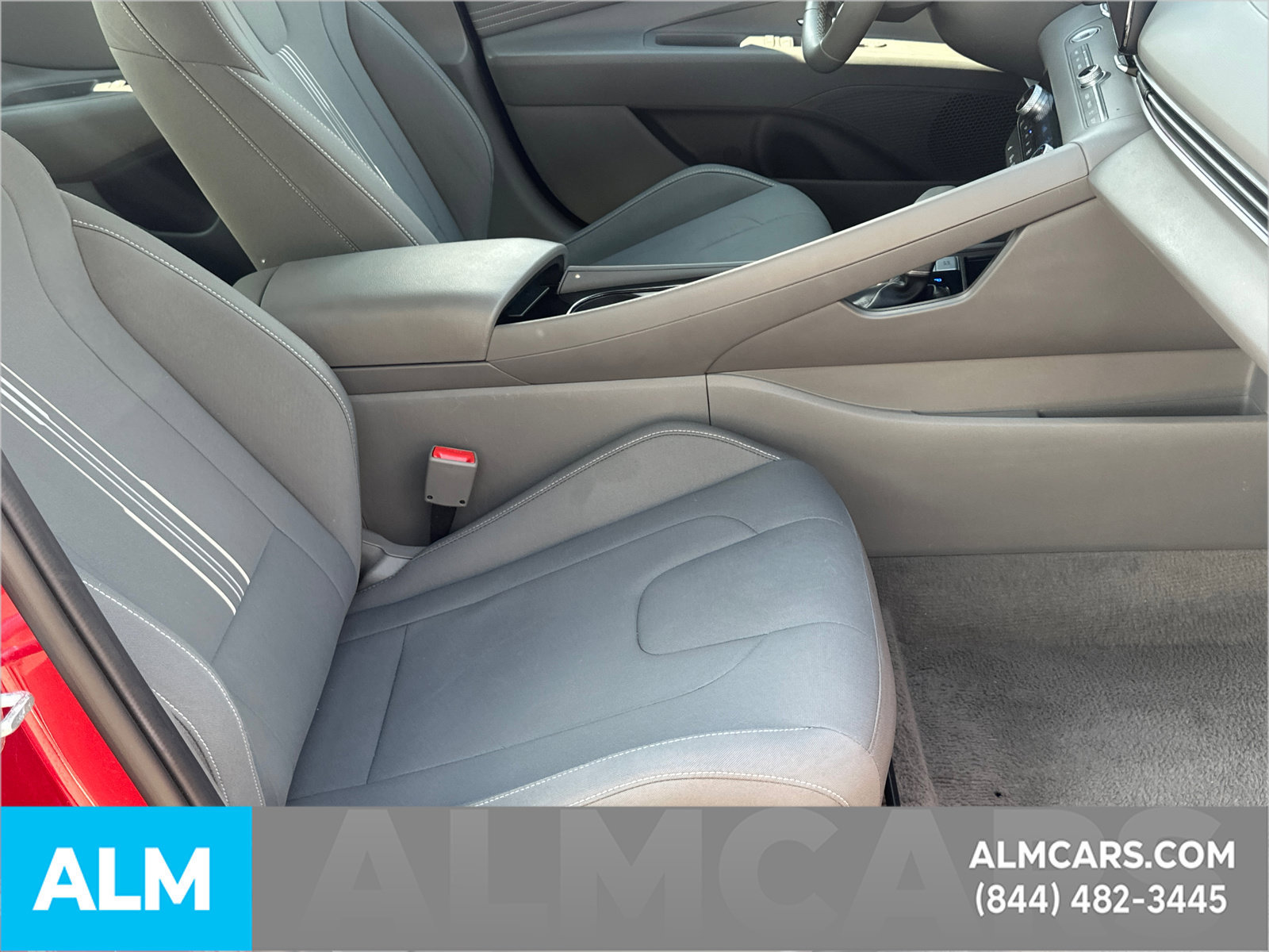 Used 2025 Hyundai Elantra SEL FWD image 15