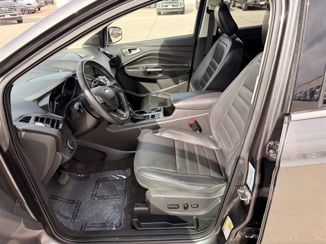 Certified 2019 Ford Escape Titanium w/ U9j03 - Titanium Tow Package AWD/4WD image 14