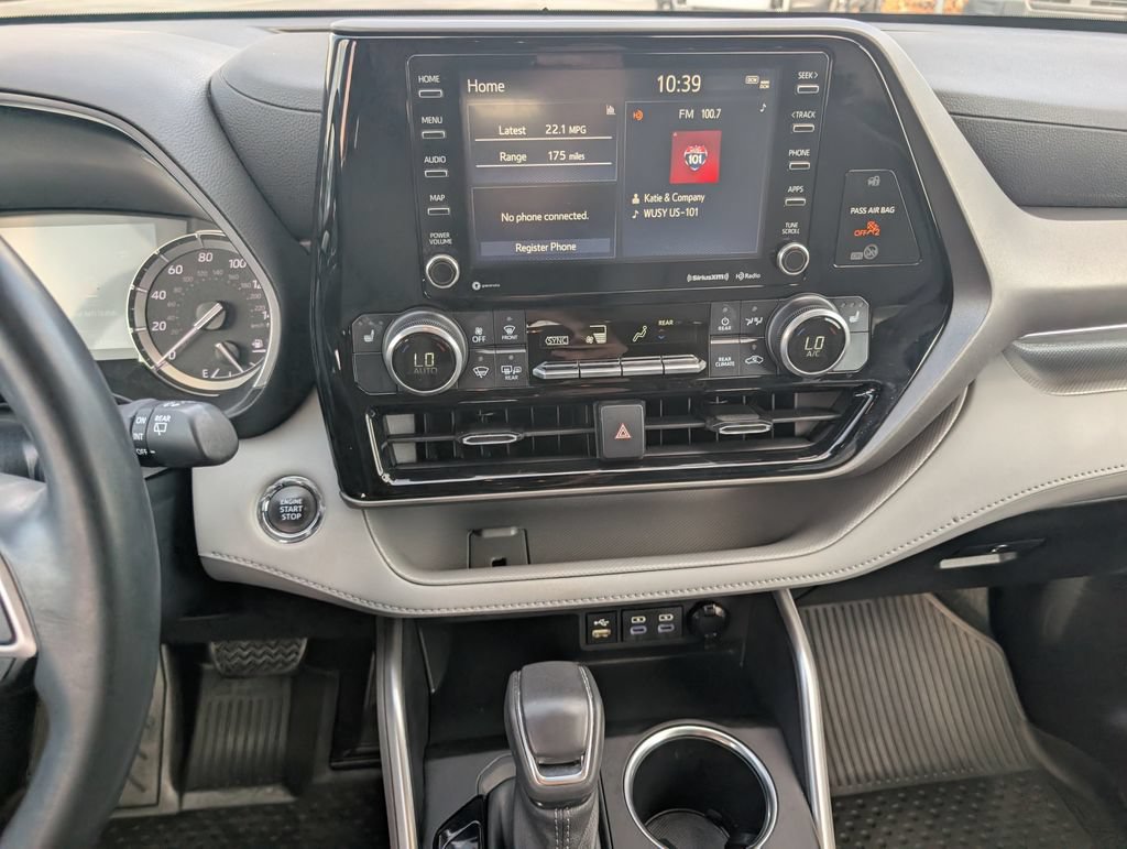 Used 2022 Toyota Highlander XLE FWD image 23