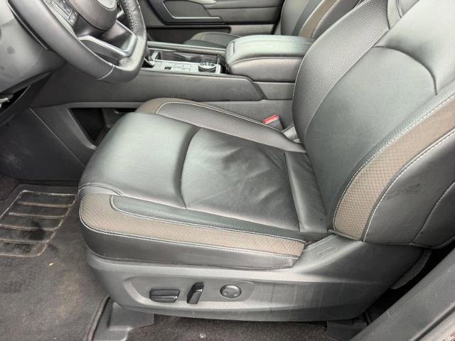 Used 2025 Nissan Pathfinder SL AWD/4WD image 22