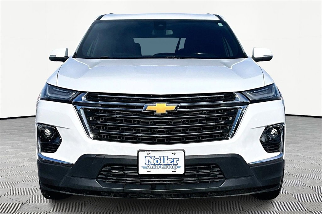 Used 2022 Chevrolet Traverse LT image 3