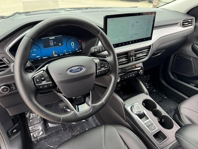 Certified 2025 Ford Escape SE w/ PHEV Premium Package image 10