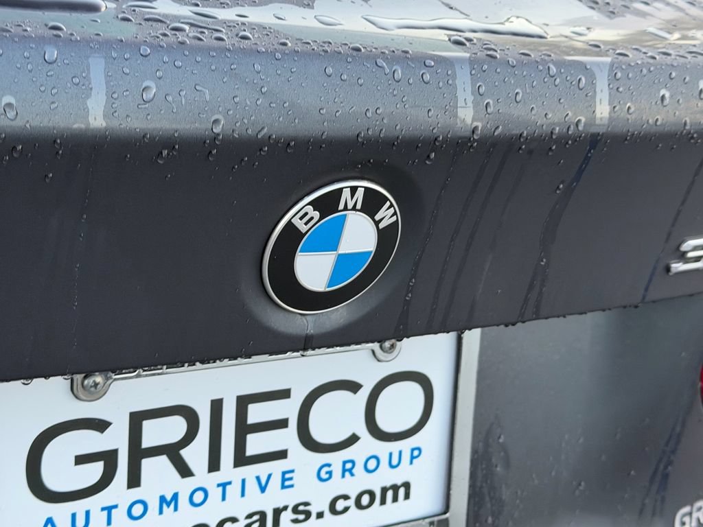 Used 2018 BMW 330i xDrive Sedan AWD/4WD image 15