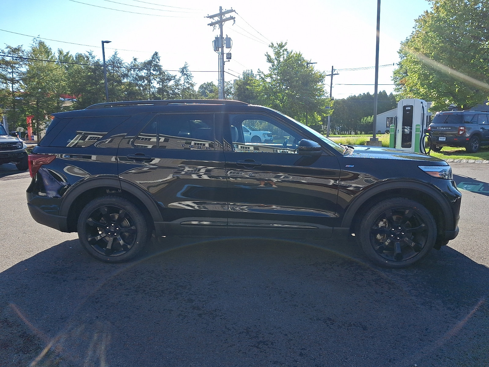 Certified 2023 Ford Explorer ST-Line w/ Class IV Trailer Tow Package AWD/4WD image 4