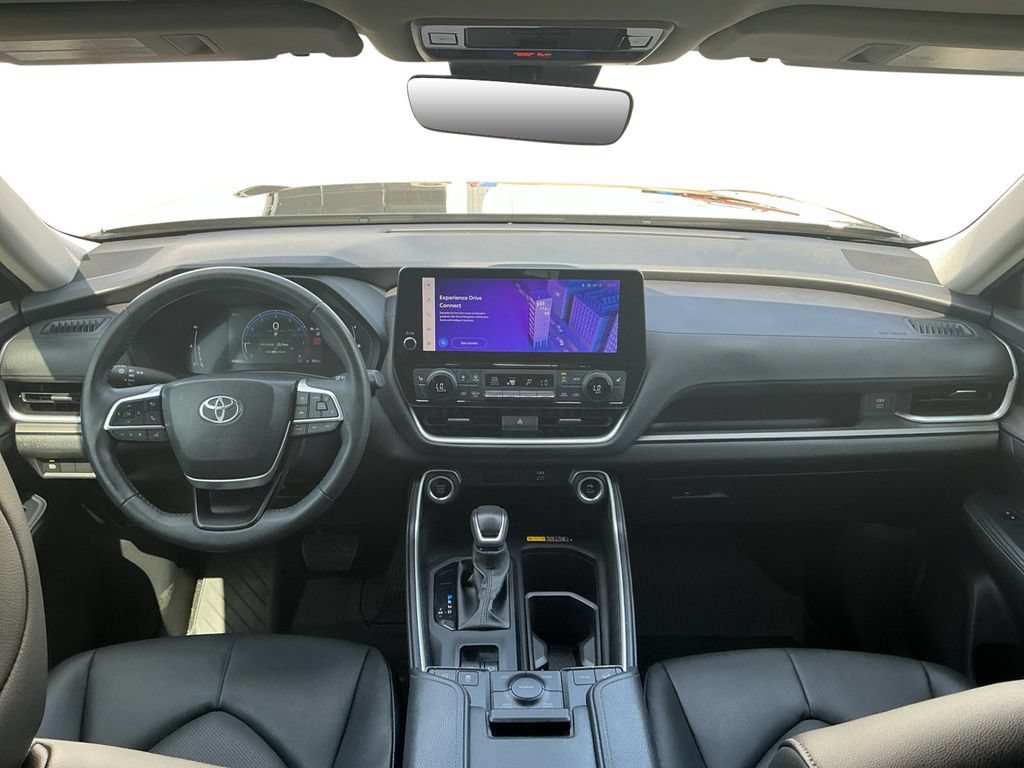 Used 2024 Toyota Grand Highlander AWD image 17