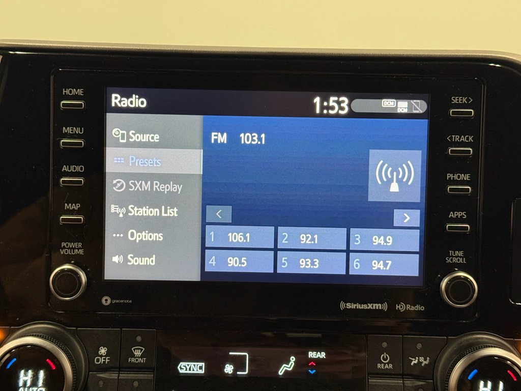 Used 2021 Toyota Highlander XLE image 24