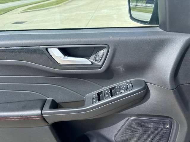 Certified 2024 Ford Escape ST-Line w/ Tech Pack #1 AWD/4WD image 15