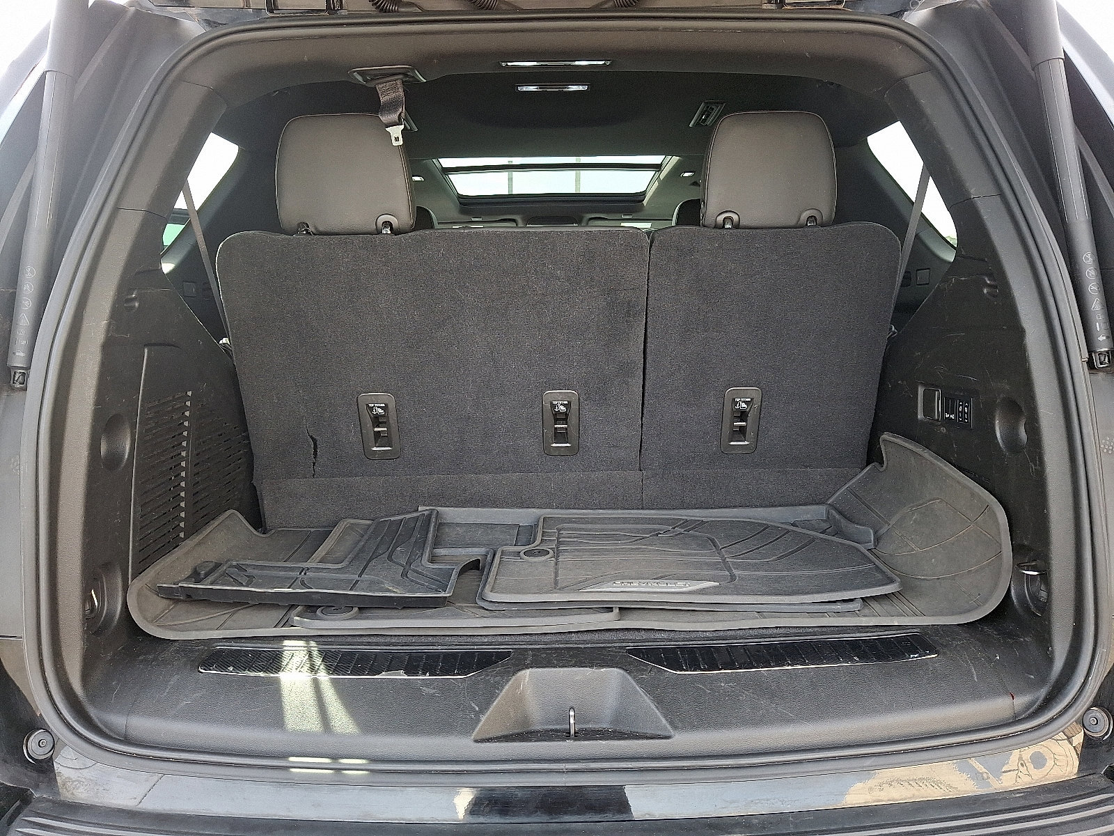 Used 2021 Chevrolet Tahoe Z71 w/ Z71 Signature Package image 28