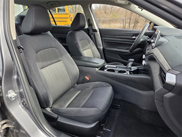 Used 2024 Nissan Altima 2.5 SV image 16
