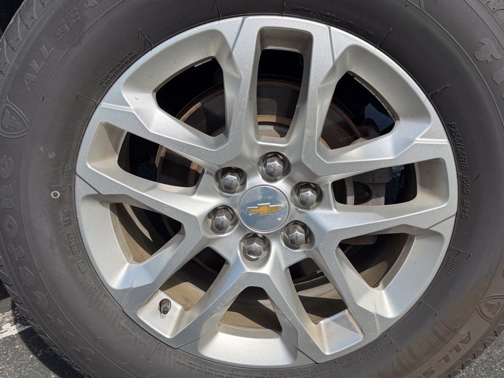Used 2021 Chevrolet Traverse LT FWD image 25
