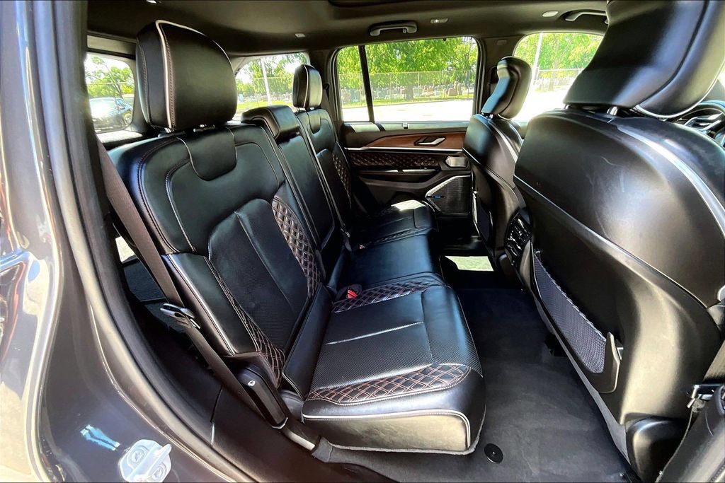 Used 2022 Jeep Grand Cherokee Summit w/ Advanced Protech Group IV AWD/4WD image 26