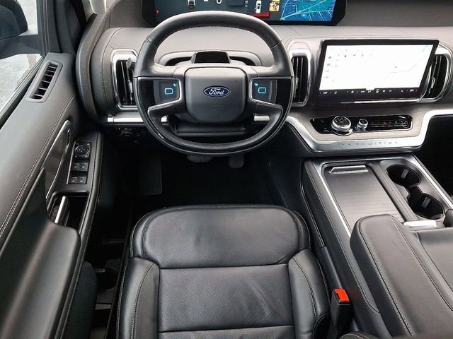Certified 2025 Ford Expedition Max Platinum image 9