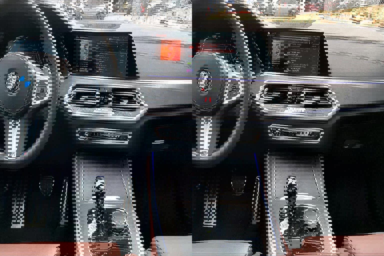 Used 2022 BMW X5 sDrive40i w/ M Sport Package image 11