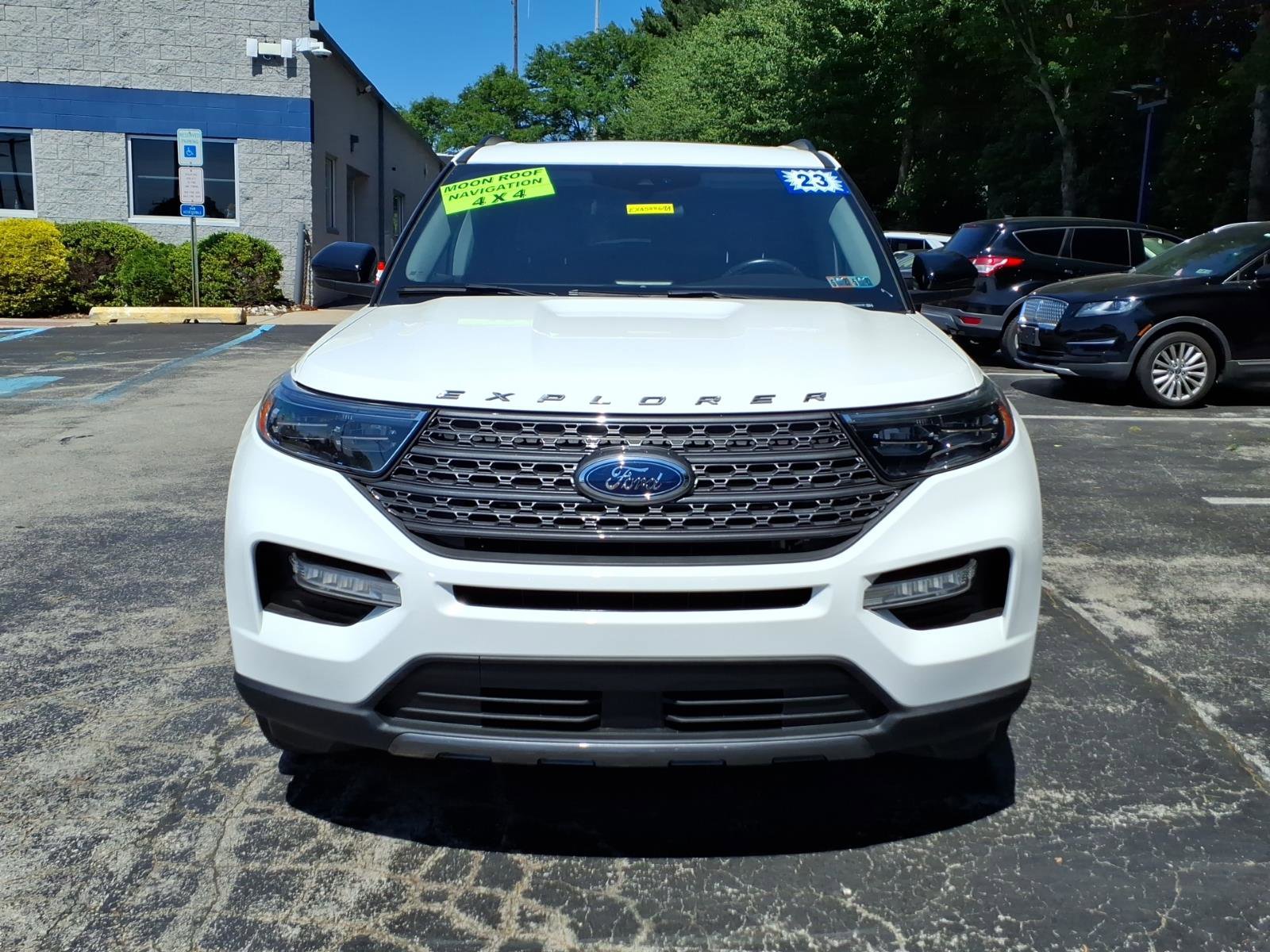 Certified 2023 Ford Explorer XLT w/ Equipment Group 202A AWD/4WD image 9