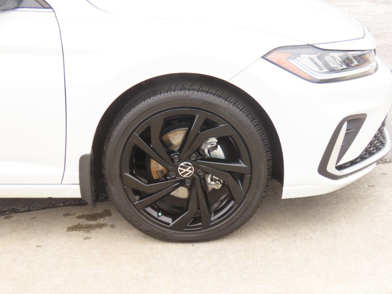 Used 2025 Volkswagen Jetta SE FWD image 9