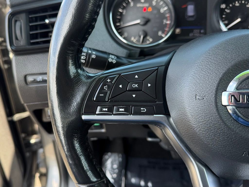 Used 2018 Nissan Rogue SL w/ Premium Package FWD image 22