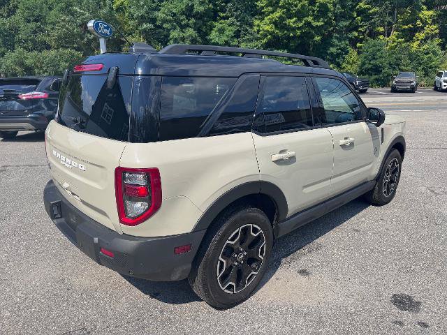 Certified 2025 Ford Bronco Sport Outer Banks w/ Outer Banks Tech Package+ AWD/4WD image 2
