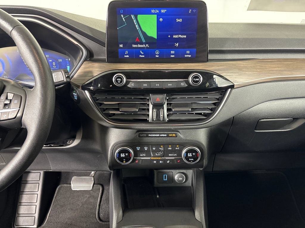 Certified 2020 Ford Escape Titanium w/ Titanium Premium Package 2.0 AWD/4WD image 24
