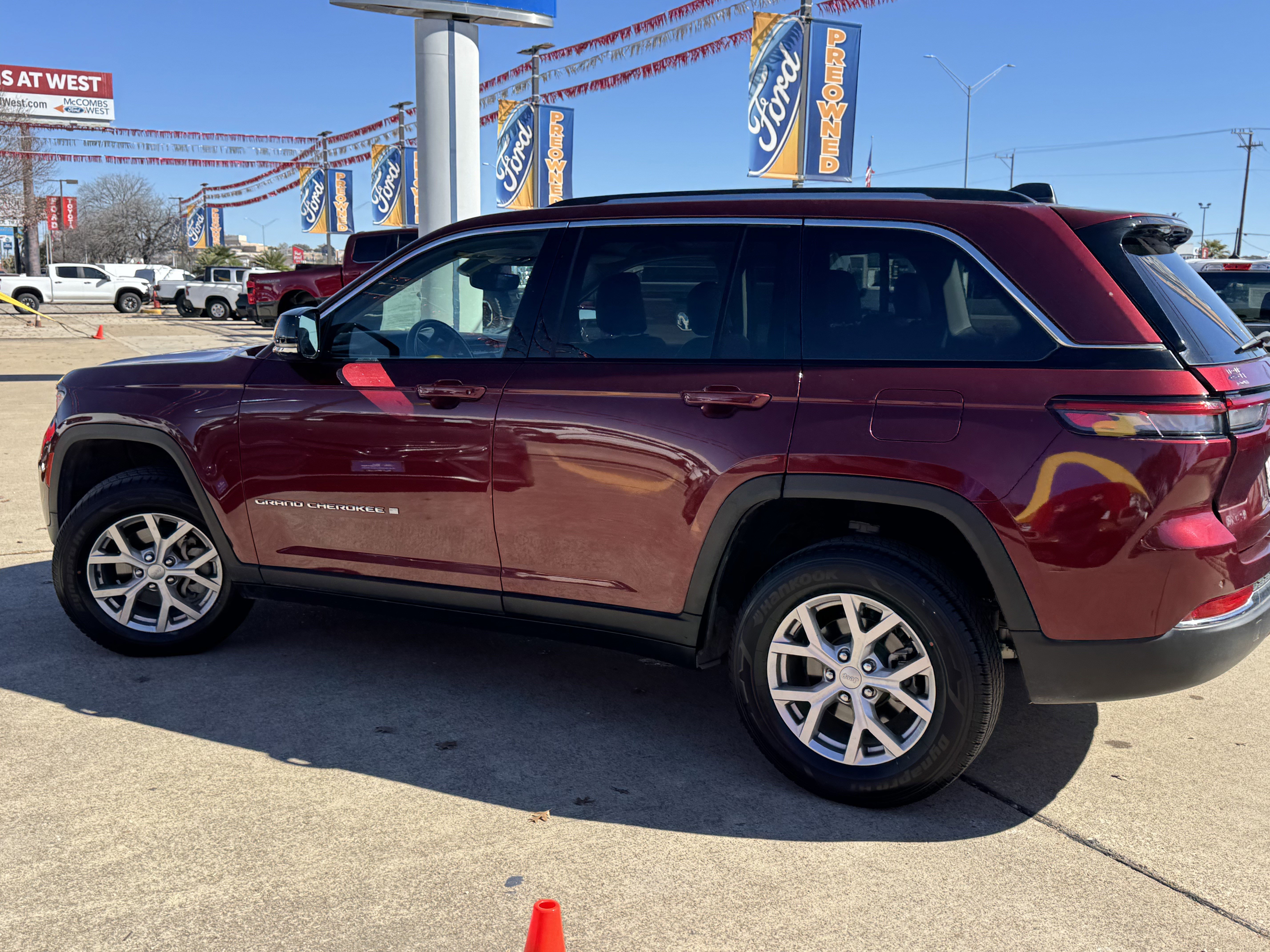 Used 2022 Jeep Grand Cherokee Limited image 6