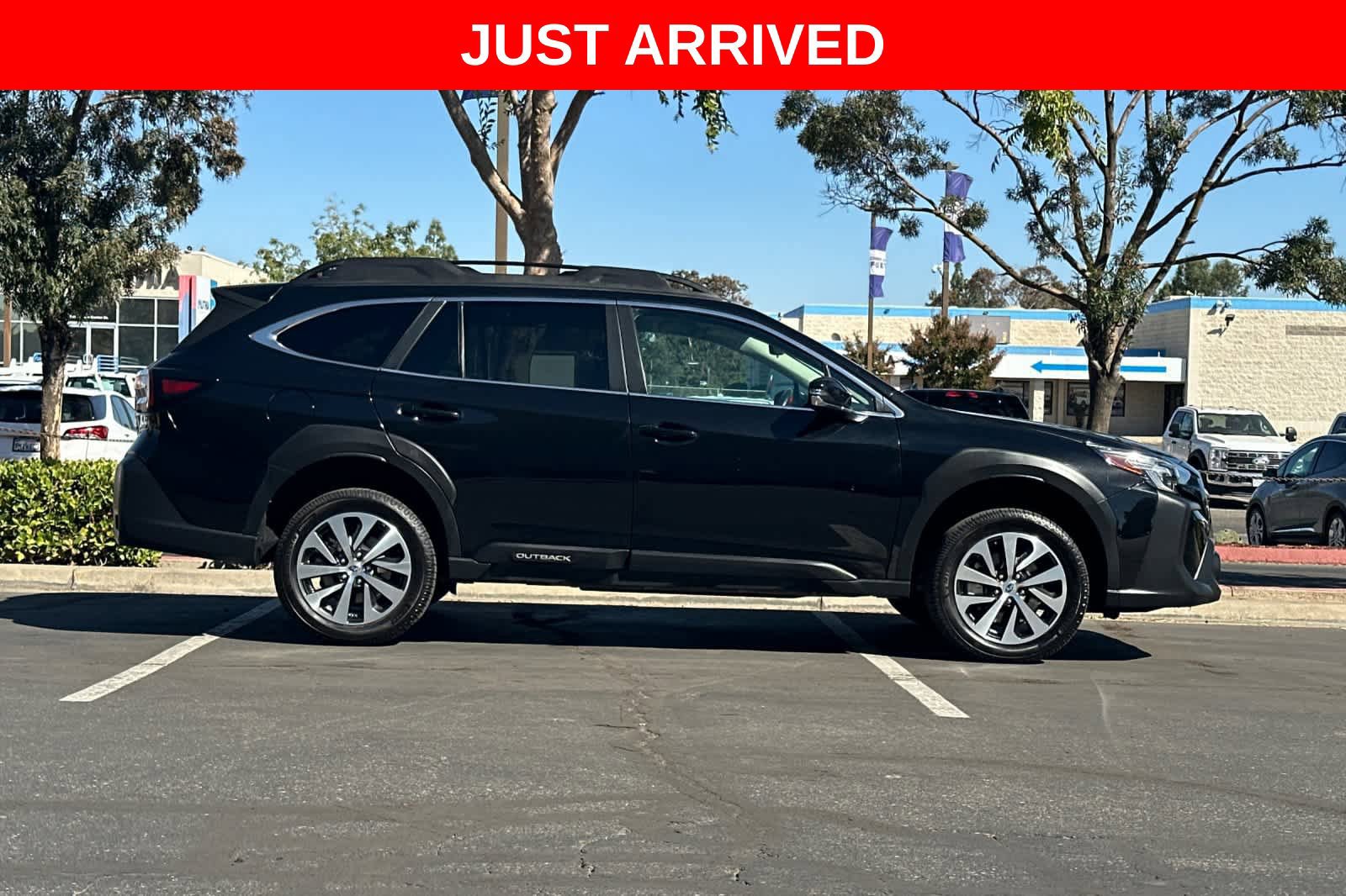 Used 2024 Subaru Outback Premium AWD/4WD image 9