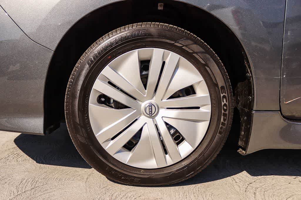 Used 2025 Nissan Leaf S FWD image 11