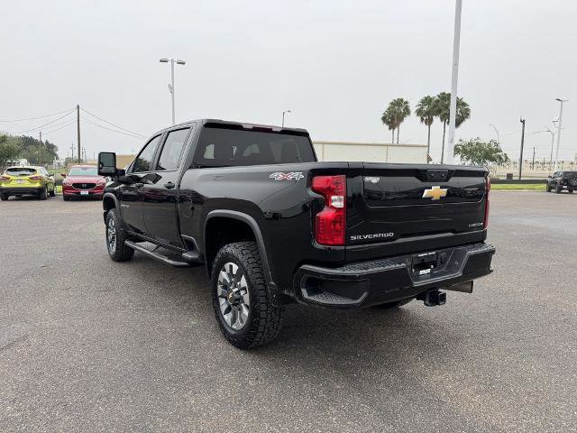 Used 2022 Chevrolet Silverado 2500 Custom w/ Custom Value Package image 3