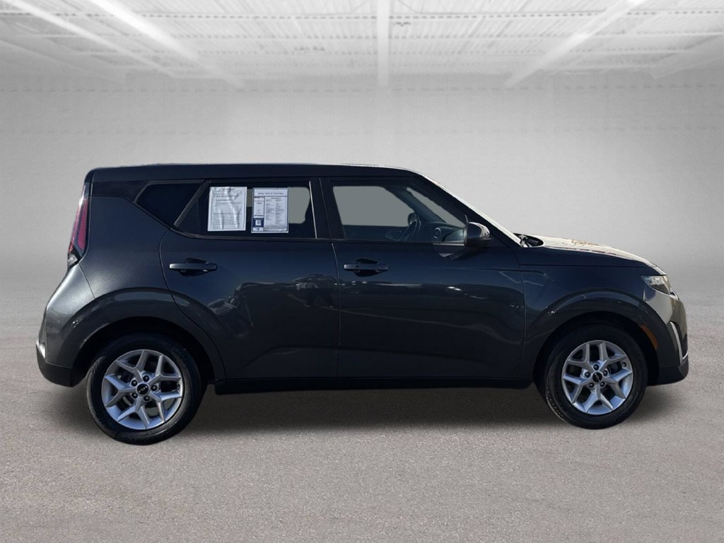 Used 2023 Kia Soul S FWD image 2