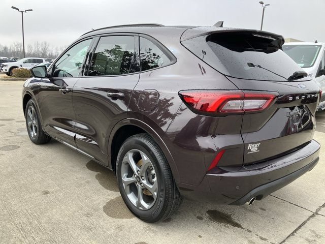 Certified 2023 Ford Escape ST-Line Select w/ Tech Pack #2 AWD/4WD image 4