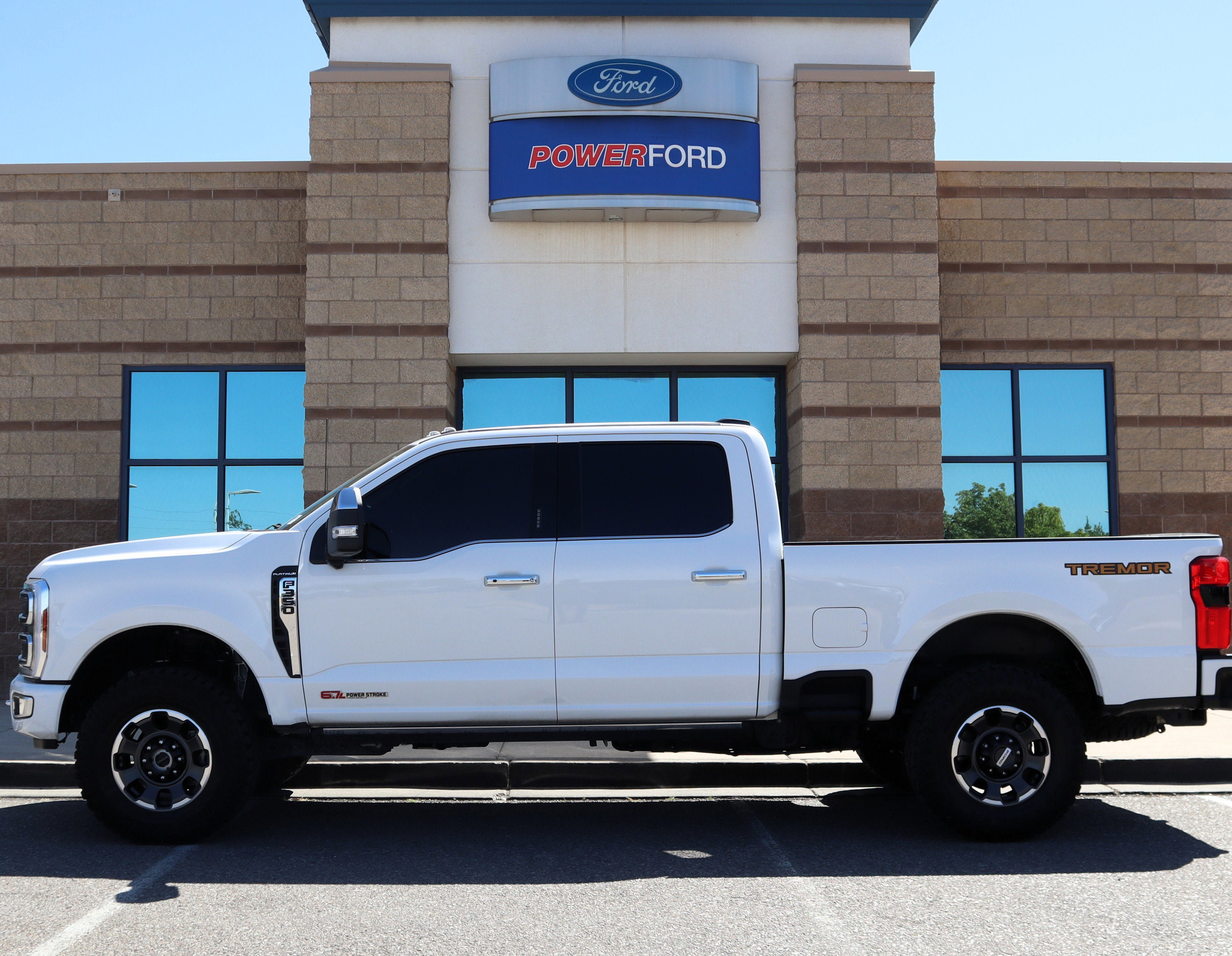 Certified 2024 Ford F350 Platinum w/ Tremor Off-Road Package AWD/4WD image 9